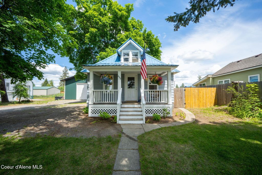 6133 W Madison ST, Spirit Lake, ID 83869