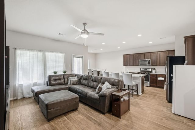 2218 Strong Horse Drive, Conroe, TX 77301