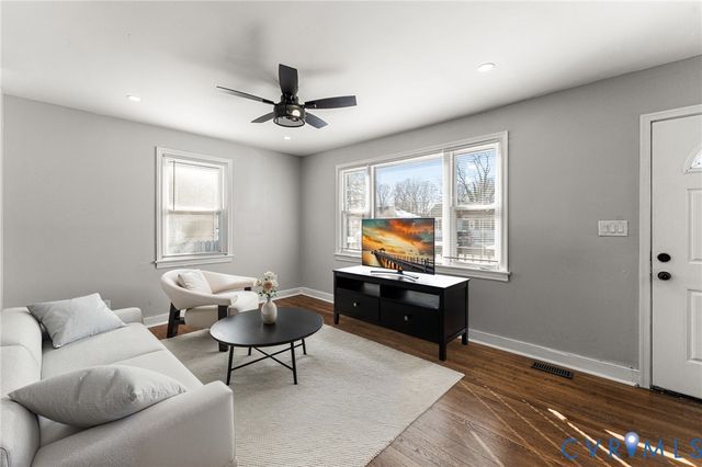 109 Henrico St, Petersburg, VA 23803