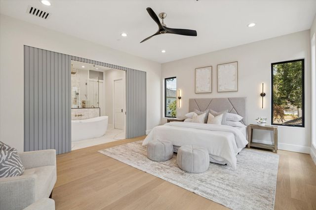 1014 Gardenia Drive, Houston, TX 77018