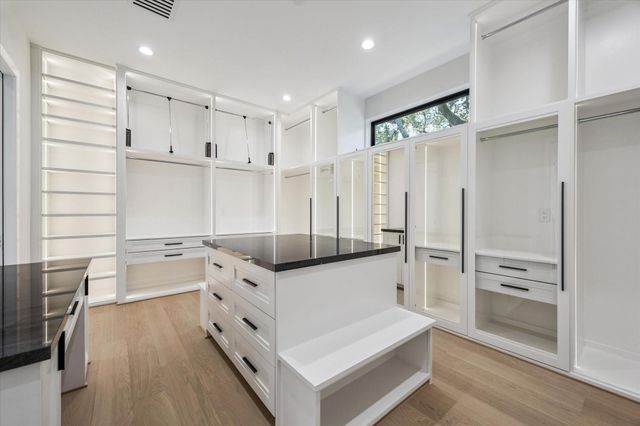 1014 Gardenia Drive, Houston, TX 77018