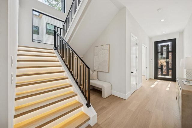 1014 Gardenia Drive, Houston, TX 77018