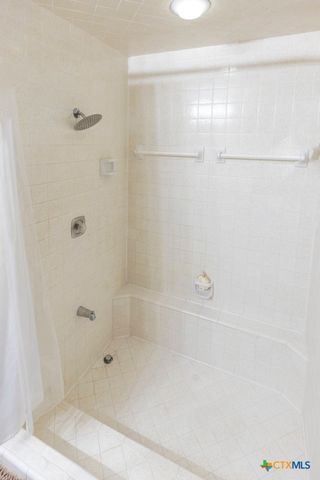 202 W Partridge Road, Victoria, TX 77905