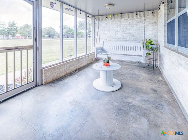 202 W Partridge Road, Victoria, TX 77905