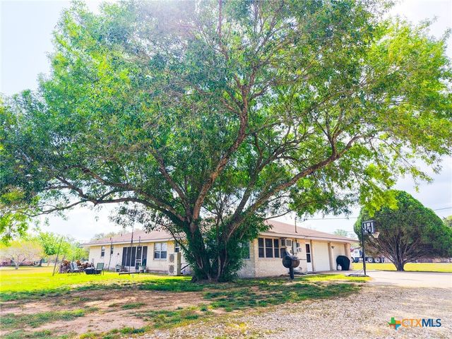 202 W Partridge Road, Victoria, TX 77905