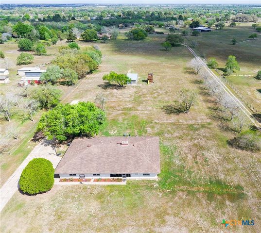 202 W Partridge Road, Victoria, TX 77905