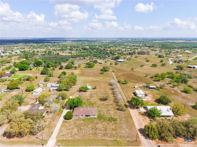 202 W Partridge Road, Victoria, TX 77905