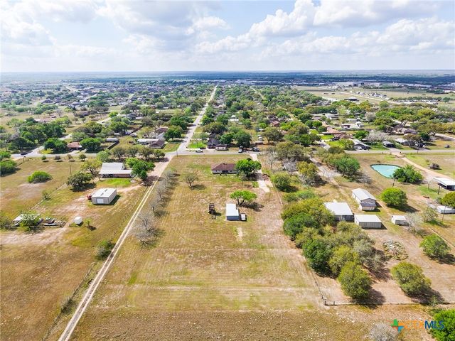 202 W Partridge Road, Victoria, TX 77905