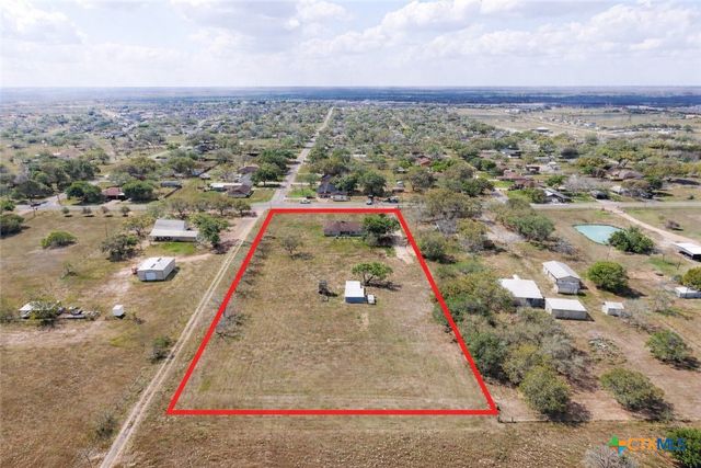 202 W Partridge Road, Victoria, TX 77905