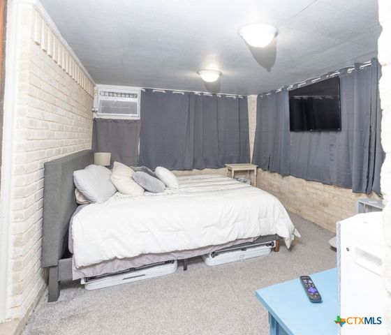 202 W Partridge Road, Victoria, TX 77905