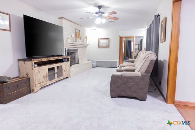 202 W Partridge Road, Victoria, TX 77905