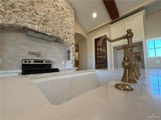 7817 N 40th Street, Mcallen, TX 78504