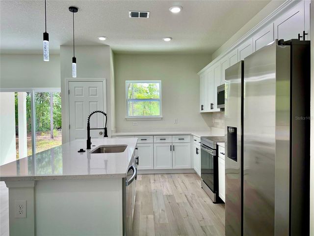 8106 N GALENA AVENUE, Citrus Springs, FL 34434