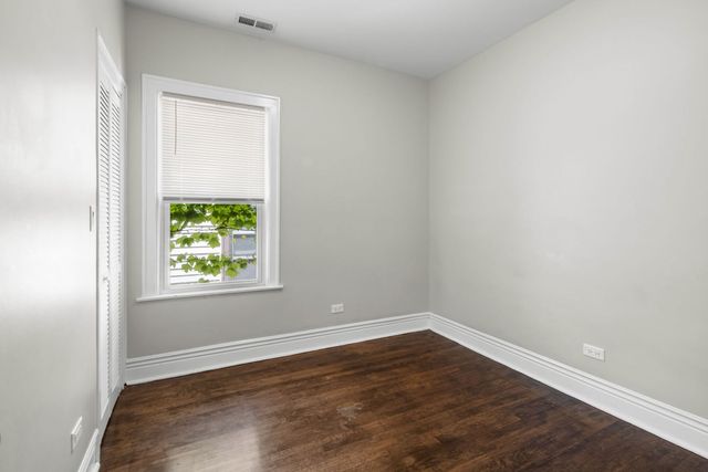 8548 S Exchange Avenue, Chicago, IL 60617