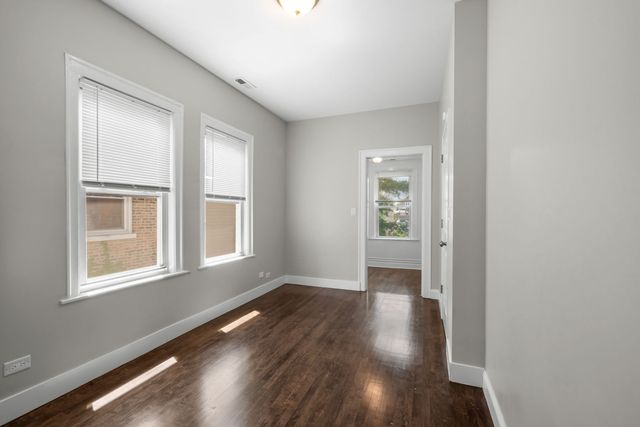 8548 S Exchange Avenue, Chicago, IL 60617