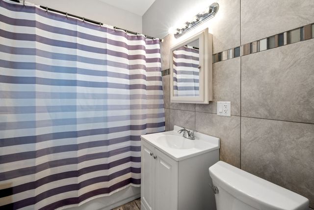 8548 S Exchange Avenue, Chicago, IL 60617