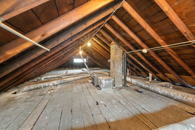 8548 S Exchange Avenue, Chicago, IL 60617