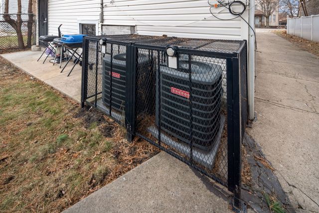 8548 S Exchange Avenue, Chicago, IL 60617