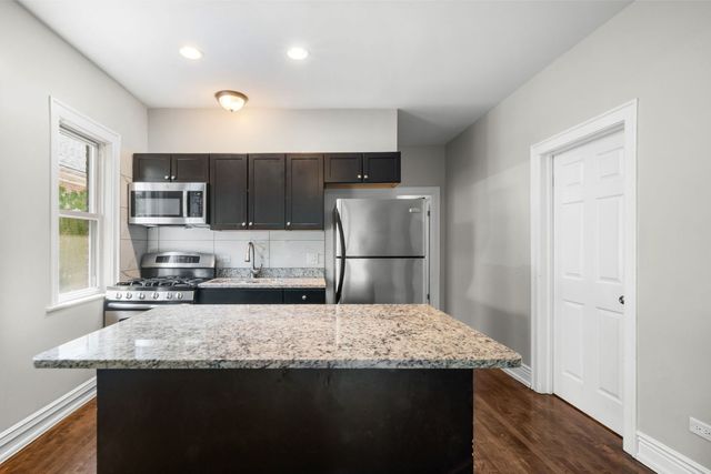 8548 S Exchange Avenue, Chicago, IL 60617