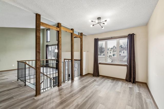 5673 W Bavarian Pass, Fridley, MN 55432