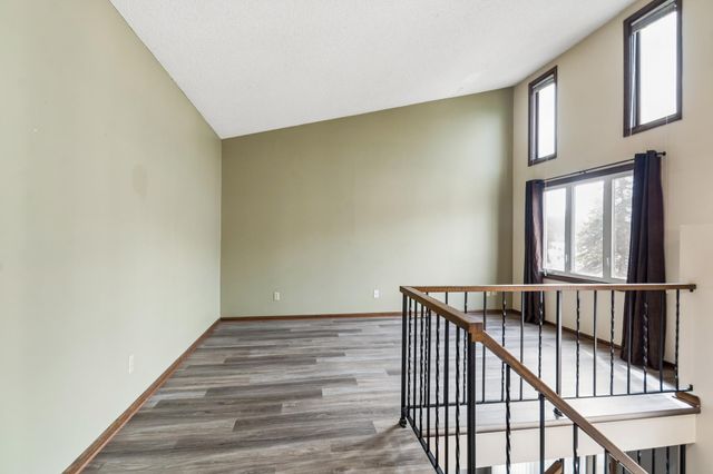 5673 W Bavarian Pass, Fridley, MN 55432