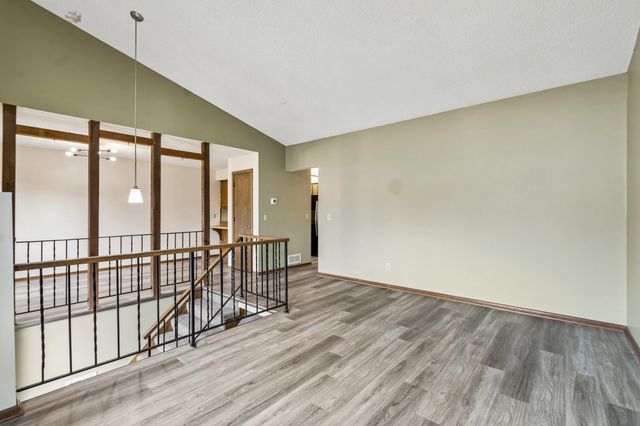 5673 W Bavarian Pass, Fridley, MN 55432