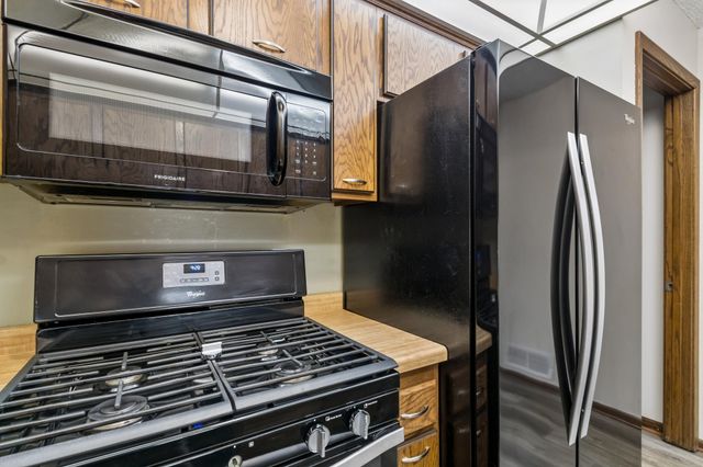 5673 W Bavarian Pass, Fridley, MN 55432