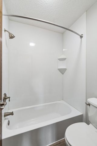 5673 W Bavarian Pass, Fridley, MN 55432