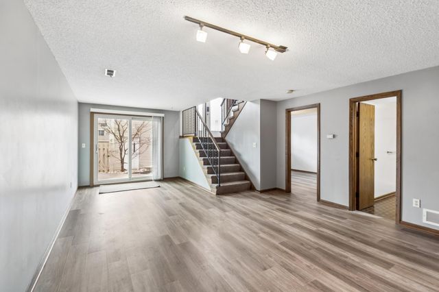 5673 W Bavarian Pass, Fridley, MN 55432