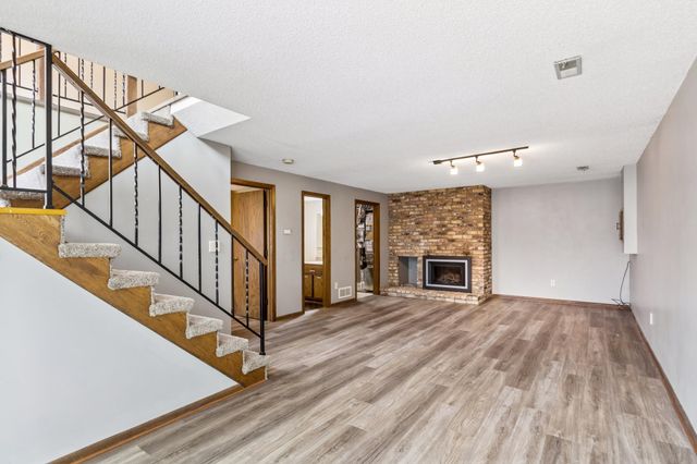 5673 W Bavarian Pass, Fridley, MN 55432