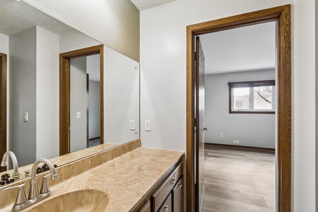 5673 W Bavarian Pass, Fridley, MN 55432