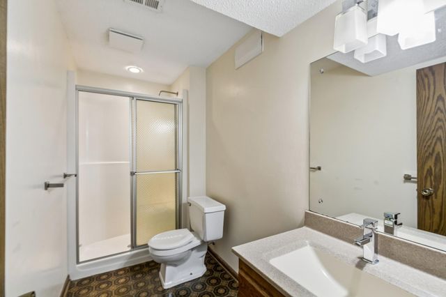 5673 W Bavarian Pass, Fridley, MN 55432