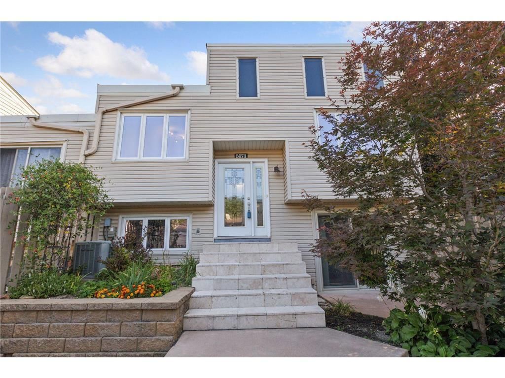 5673 W Bavarian Pass, Fridley, MN 55432