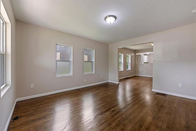 2130 N 32nd Street, Kansas City, KS 66104