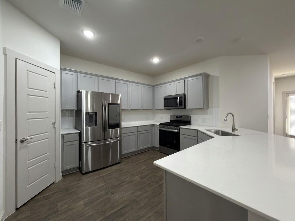 3001 Egan DR, Pflugerville, TX 78660