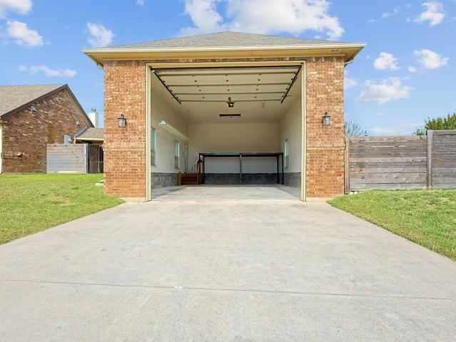 209 Clear Fork Trail, Rhome, TX 76078