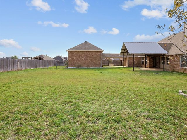 209 Clear Fork Trail, Rhome, TX 76078