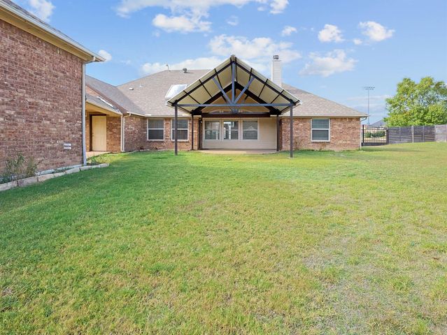 209 Clear Fork Trail, Rhome, TX 76078