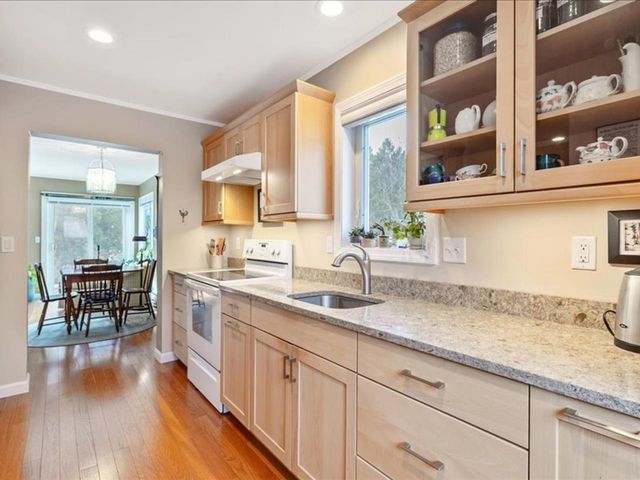 75 Cumberland Road, Burlington, VT 05408