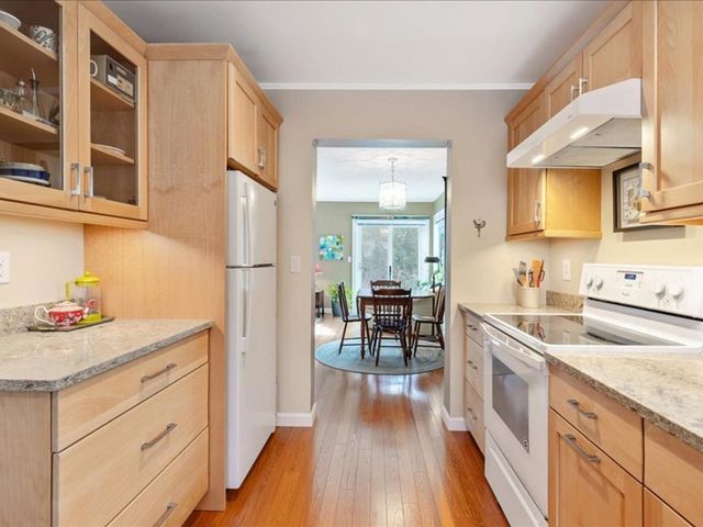 75 Cumberland Road, Burlington, VT 05408