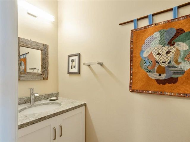 75 Cumberland Road, Burlington, VT 05408