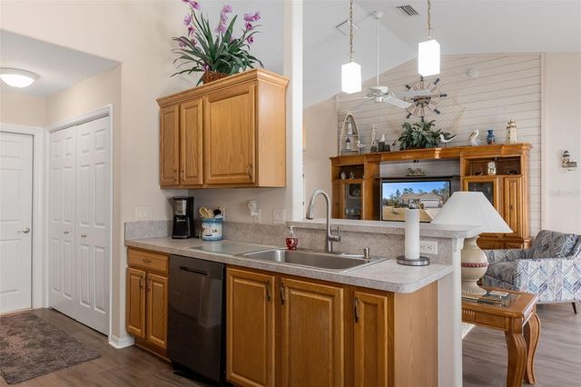 668 W HUMMINGBIRD DRIVE, Citrus Springs, FL 34434