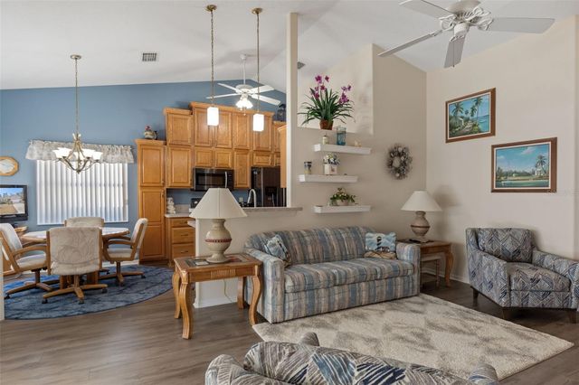 668 W HUMMINGBIRD DRIVE, Citrus Springs, FL 34434