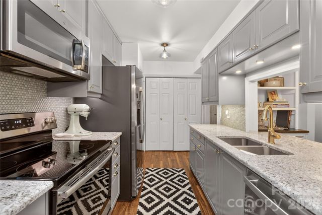 3805 Colony Crossing Drive, Charlotte, NC 28226