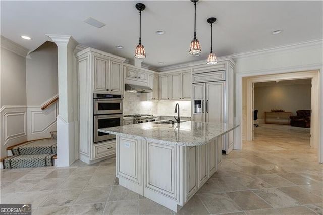 9390 Colonnade Trail, Johns Creek, GA 30022