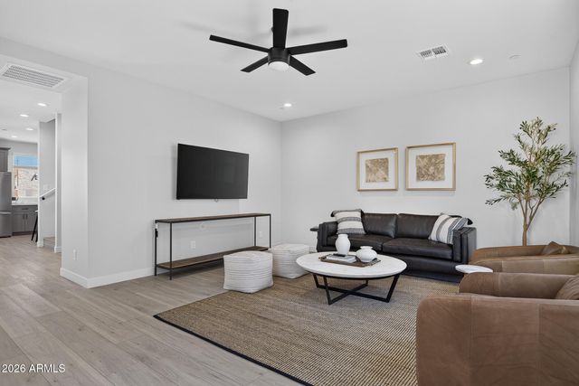 2601 E CLARENDON Avenue 4, Phoenix, AZ 85016