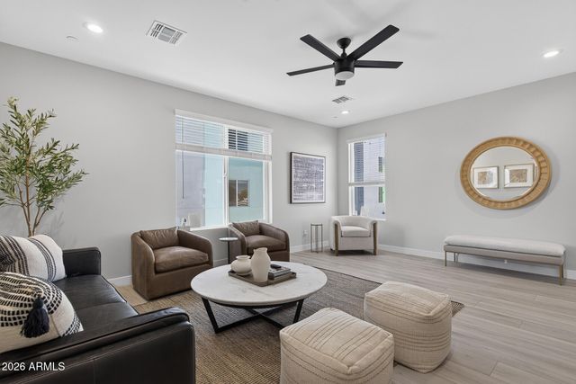 2601 E CLARENDON Avenue 4, Phoenix, AZ 85016