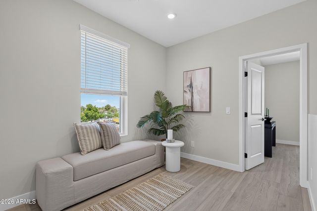 2601 E CLARENDON Avenue 4, Phoenix, AZ 85016