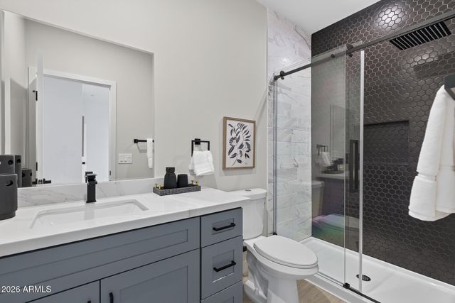 2601 E CLARENDON Avenue 4, Phoenix, AZ 85016