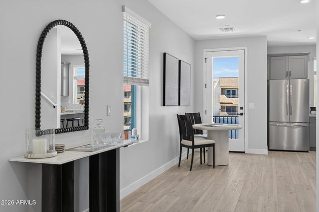 2601 E CLARENDON Avenue 4, Phoenix, AZ 85016